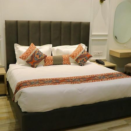 Elegance Regency Ξενοδοχείο Khanna  Εξωτερικό φωτογραφία